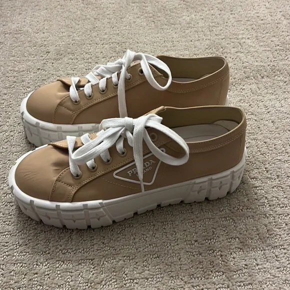 Platform sneakers - Picture 1 of 12